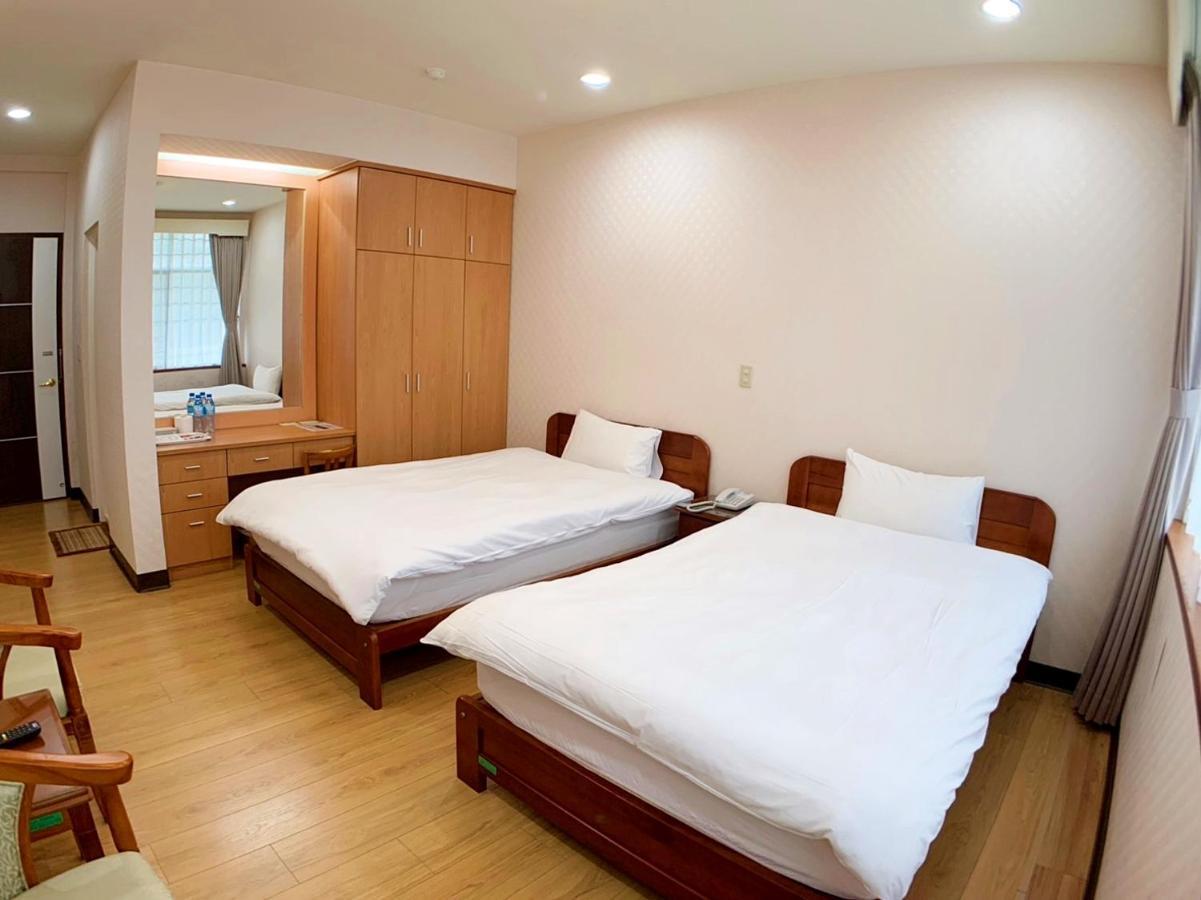 議蘆會館 僅提供參訪住宿 Wufeng (Taichung) Exterior photo